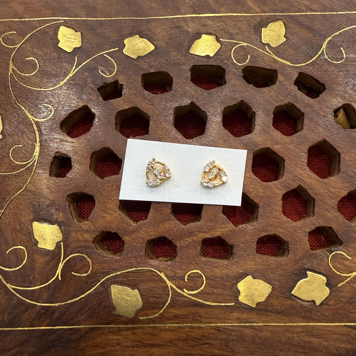 Gold Stud - STG00256