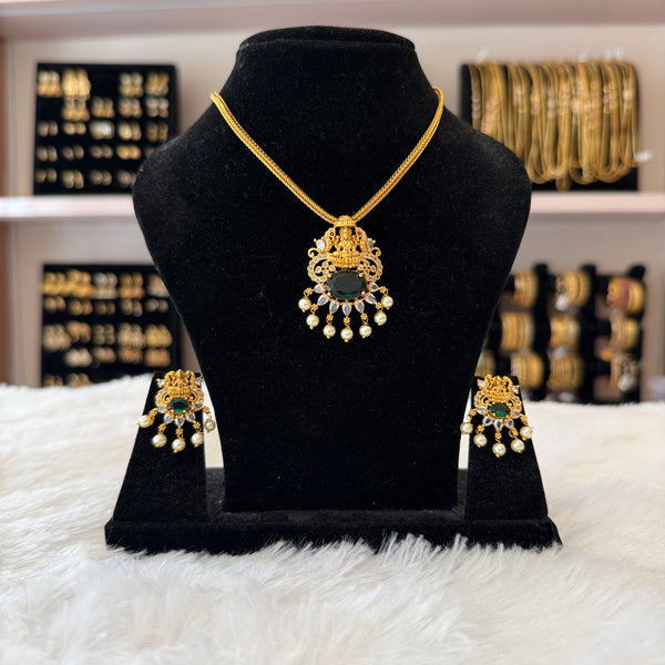 Gold Choker
