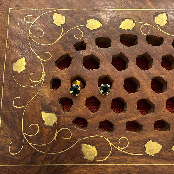Gold Stud - STG0057