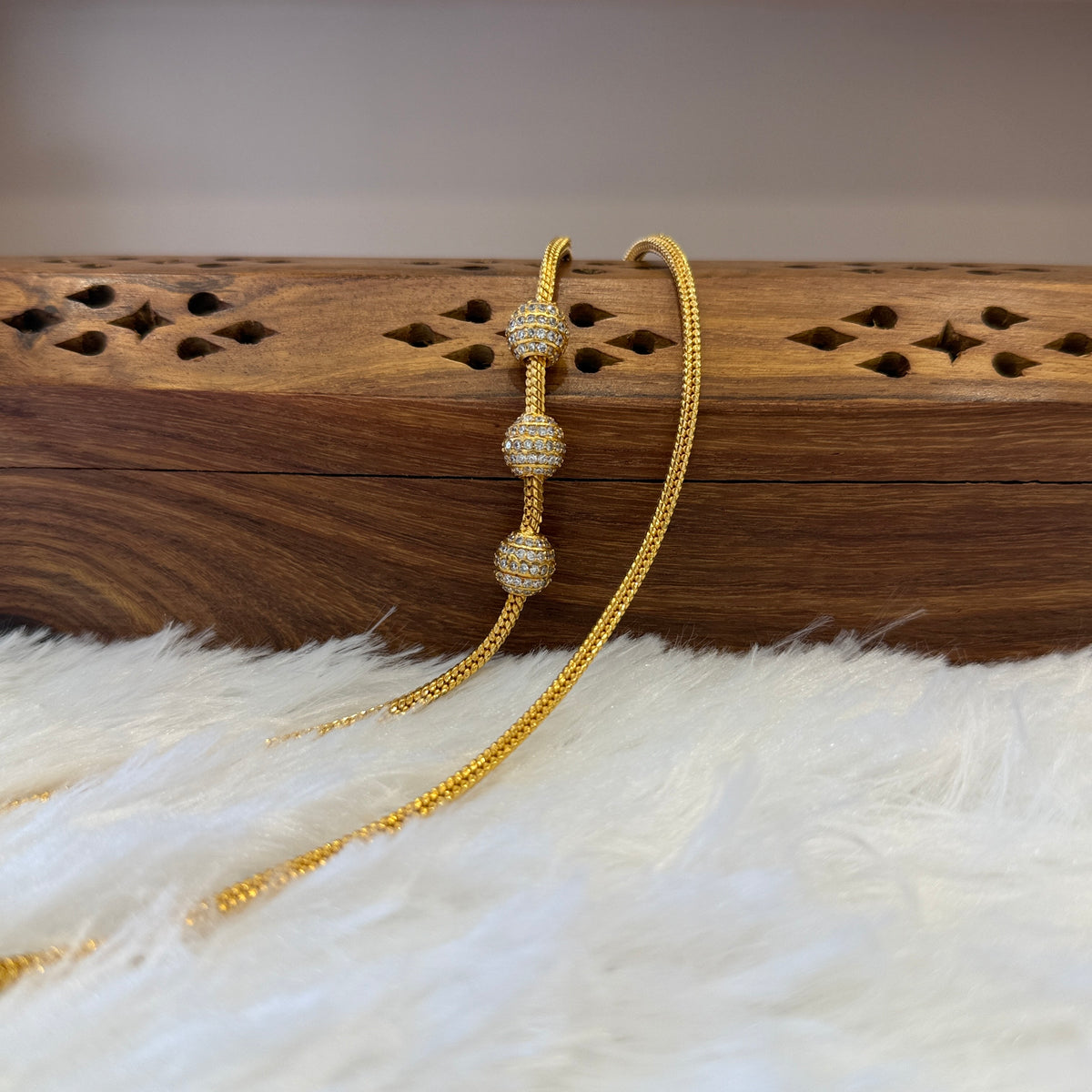 Gold Mugappu Chain Stone