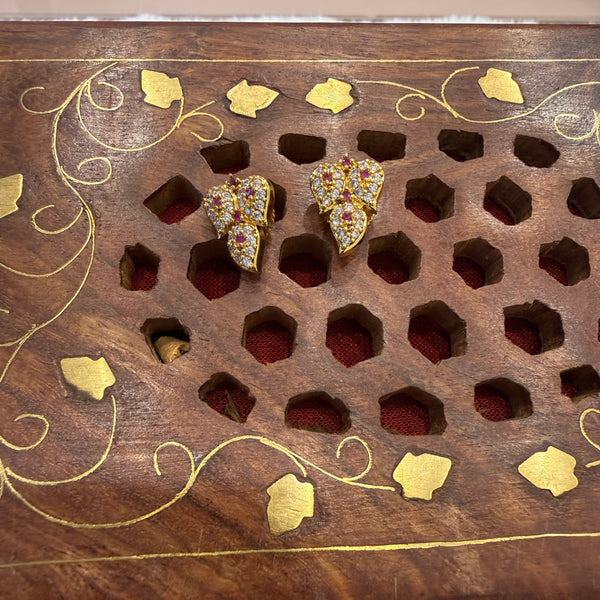 Gold Stud - STG0049