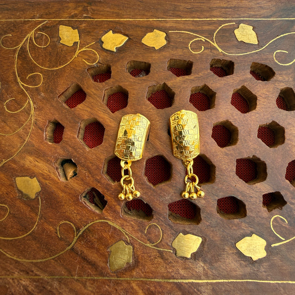Gold Stud - STG00171