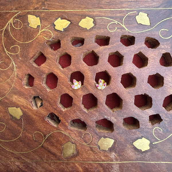 Gold Stud - STG00186