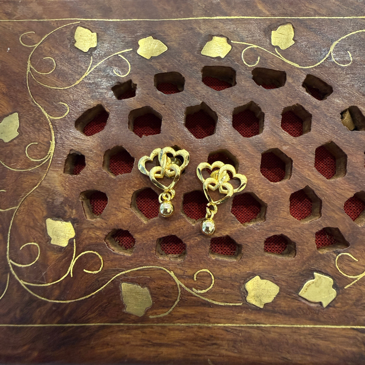Gold Stud - STG0054