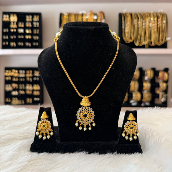 Gold Choker