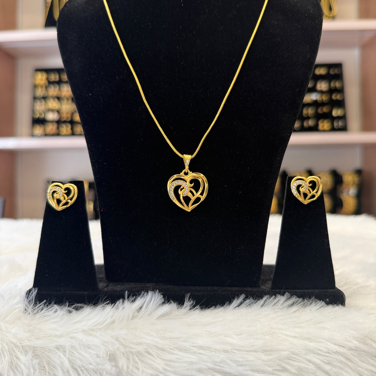 Gold Pendant Set