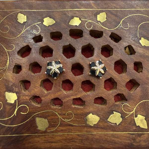 Gold Stud - STG0084