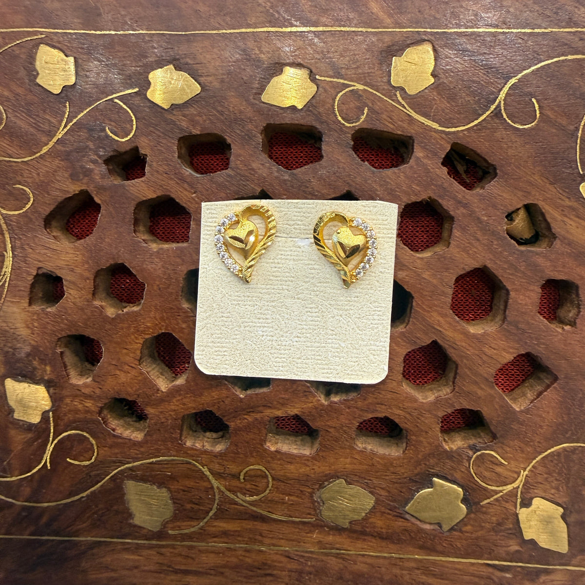 Gold Stud - STG00223