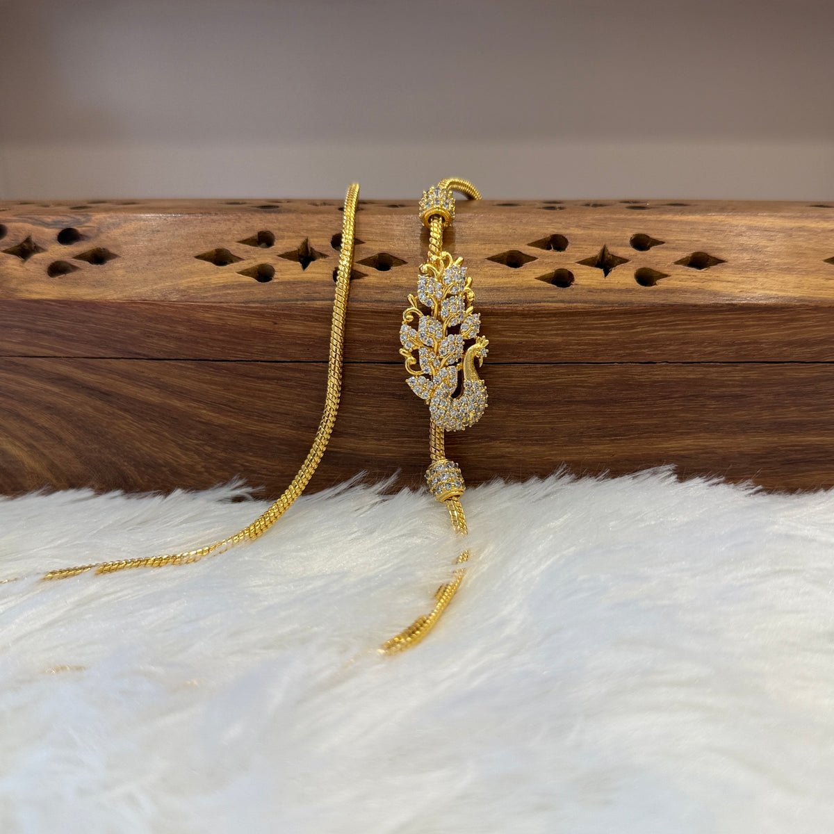 Gold Mugappu Chain Stone