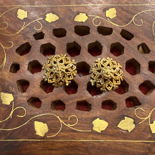 Gold Stud - STG0067